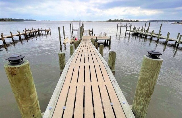 Waterfront living - Captain's Cottage