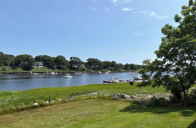 Waterfront on the Parker River! Close to beaches and Newburyport. Pet-Friendly