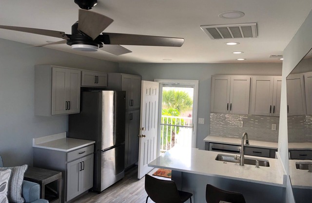 Waterfront one BR condo in beautiful Venice Beach FL. Pool, beach and marina.n