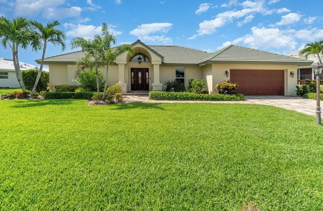 Waterfront Paradise in Palm Acres: Heated Pool, Spa, Spectacular Views