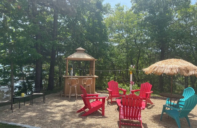 Waterfront, private, 2 bedroom apartment