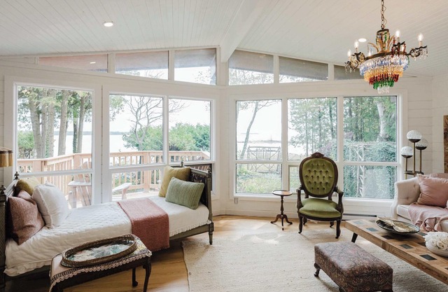 Waterfront Private cottage | New Reno | 9 guests