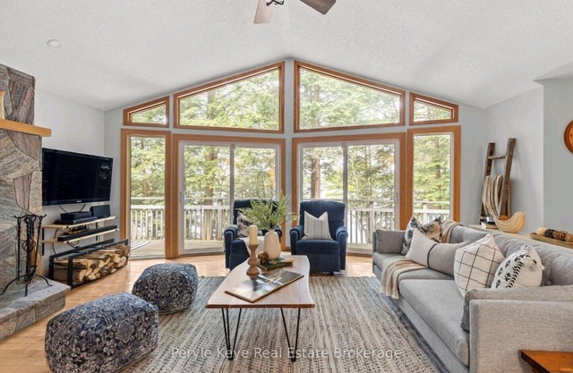 Waterfront Sanctuary 3bd unforgettable Muskoka cottage