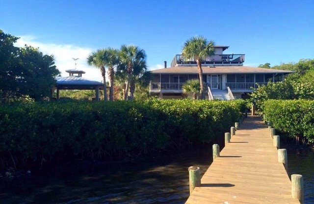 Waterfront Sleeps 8 on the bay Beach-to-Bay private land; Dock-Wildlife-Secluded