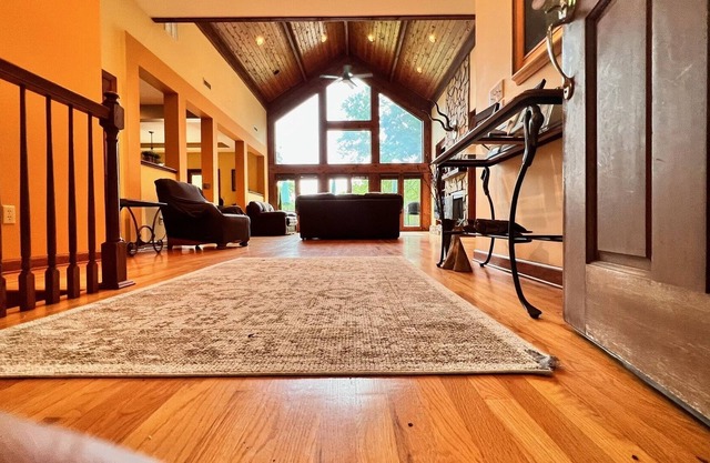 WaterFront & Spacious~2ac~4br/4bt~Dock~Porches-Firepit~Quiet Cove~Pet Friendly!