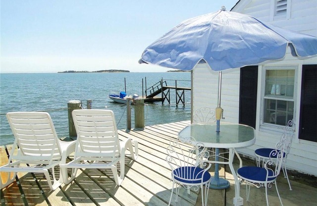 WATERFRONT -Topside Boathouse - Swim and Fish off the Deck !