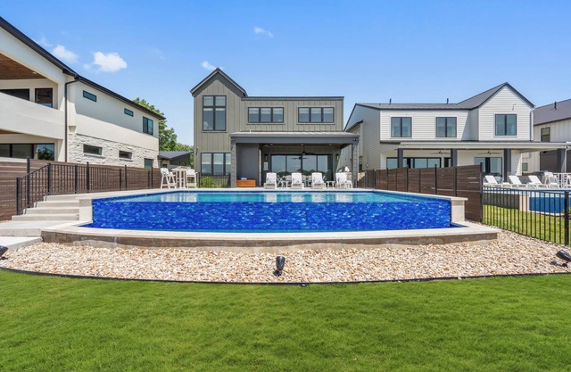 Waterhouse at LBJ Residence III, 6 King Bedrooms, Pool/Spa, Boat/PWC Lift, Slide