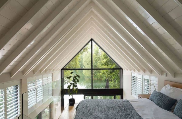 Waterlily | Romantic Lakefront Stay + Hot Tub