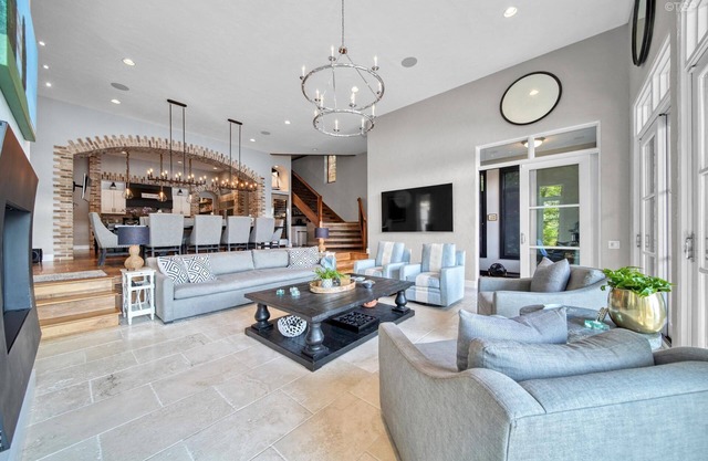 Waters Edge - Four Bedroom Villa, Sleeps 10