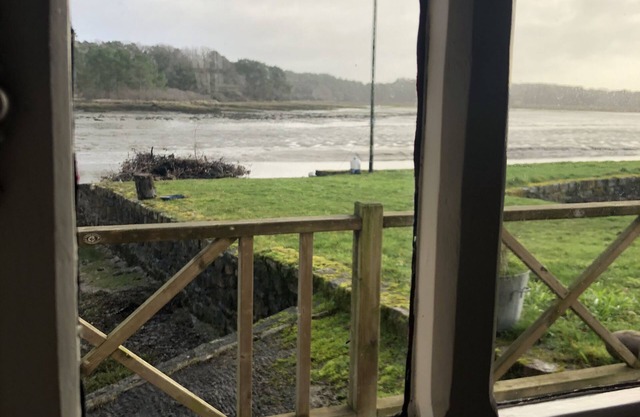 Waterside paradise for 2