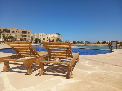 Waterside Serene Getaway 2beds apt - El Gouna