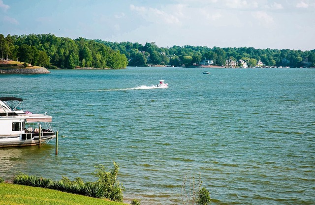 Waterview Two Bedroom Cabin #26 at Long Cove Resort by Redawning