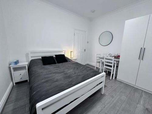 Watford Junction Stay