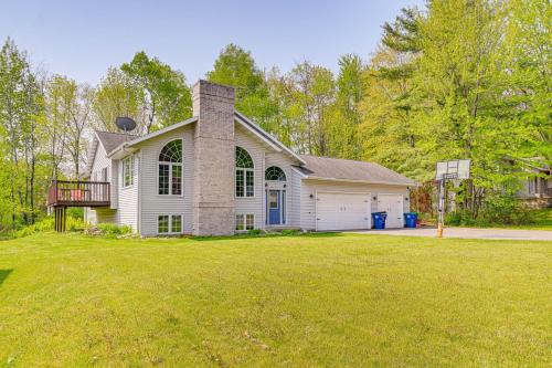 Wausau Home with Deck Near Rib Mountain State Park!