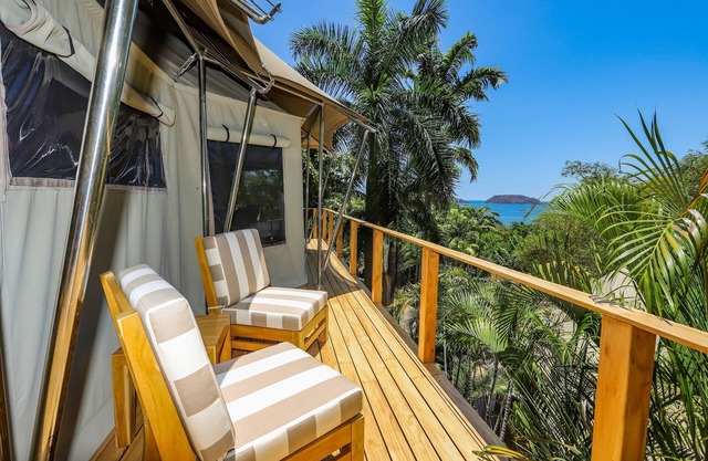 WAVEFRONT TEAK GLAMPING PARADISE