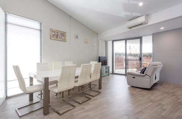 Waverley apartment F-two bedrooms wifi available