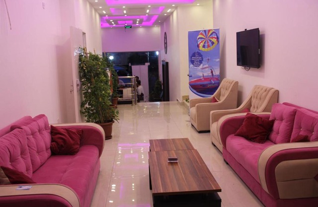 Weekend Hotel