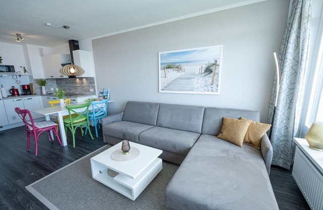 Wehmeyer Strandhotel - sea view and beach chair included!