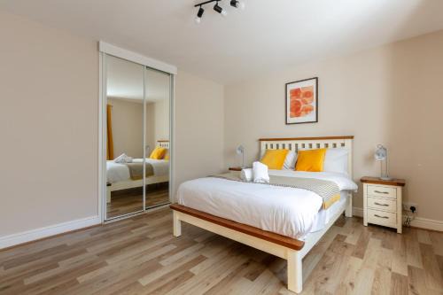 Welcome to Belfast: Your Gateway to Unforgettable Memories! Spacious 3 bedroom, Family Home.