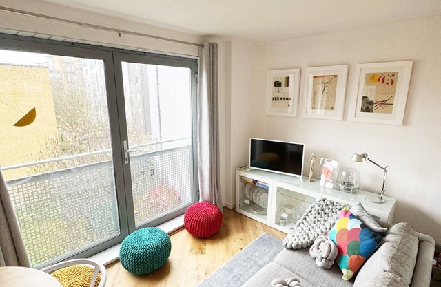 Welcome to SHORT LET 1-3 months fully serviced apartment StudioGMT.