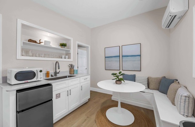 Welcome to The Drift – Your Laid-Back Beach Escape in Cocoa Beach!