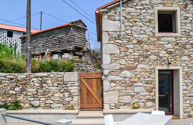 Welcome to this lovely vacation home close to the northwest coast of Spain.