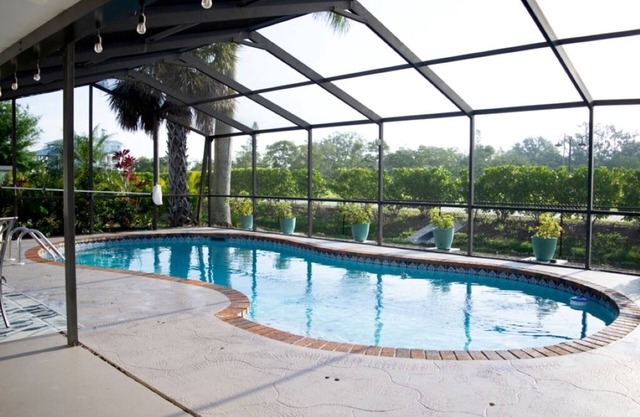 Welcome to Your Tropical Getaway in Bradenton, FL!