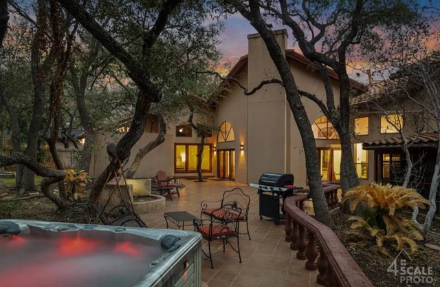 Welcome! Unwind in this stunning Villa and relax in the private hot tub!