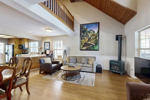 Welcoming Tahoe-Donner Cabin
