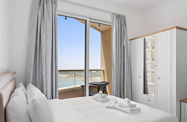 WelHome - Lovely Studio Apartment in Production City