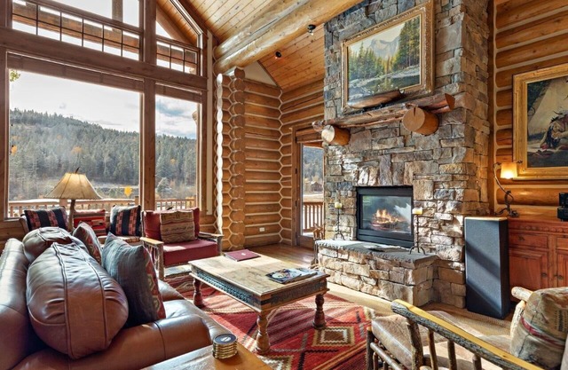 Well-appointed luxury cabin perfect for family flexcations & group getaways