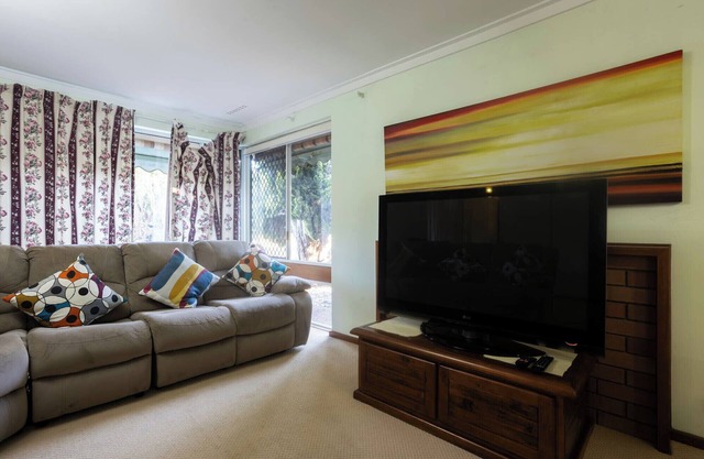 Well equipped 3BR Home with Backyard and Patio!