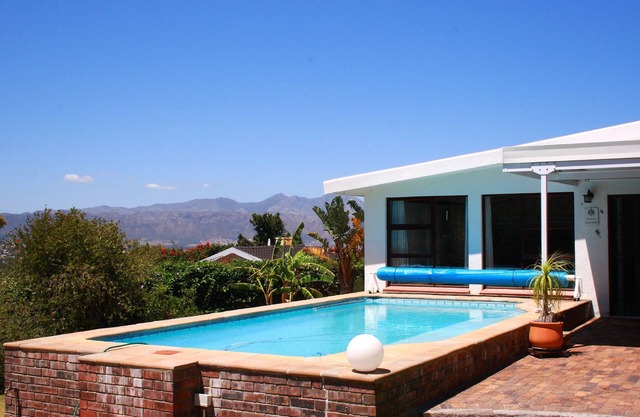 Well furnished villa with pool, fantastic view of False Bay and Helderberg