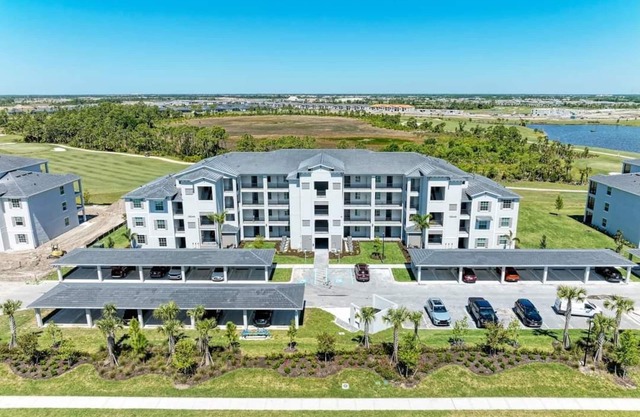 Wellen Park Golf & Country Club Overlooks 10th Hole, Lake. 2 Golf Memberships