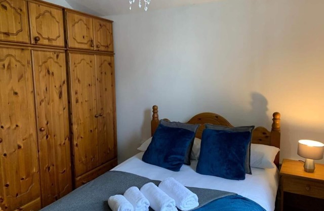 Wellfield Blooms Cardiff Romantic Room