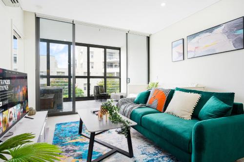 Wentworth Point Modern 2Br with large belcony
