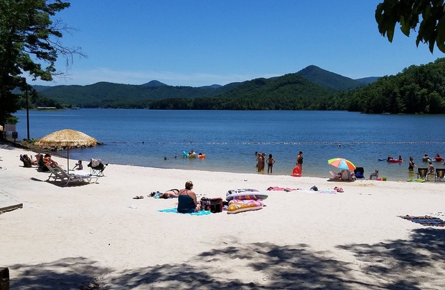 We’re OPEN! Lake Chatuge Country Cottages - FREE WiFi, Parking, Prem Channels!