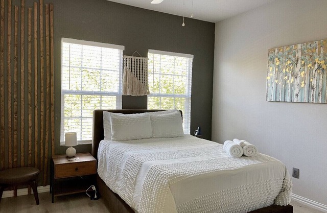 WEST DALLAS HAVEN - Central Stylish Cozy