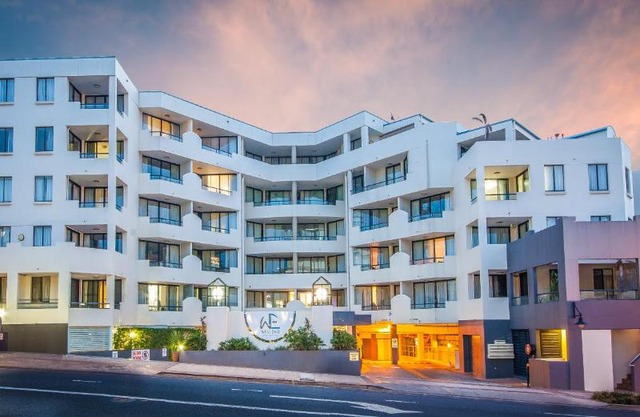 West End Central Apartments