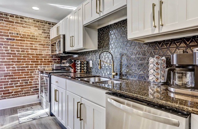 West End Loft - Downtown 5 min Walk to River St