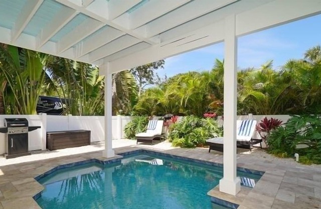 West O'gulf 4 Bedroom Home by Redawning