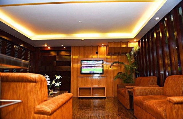 West Park Inn