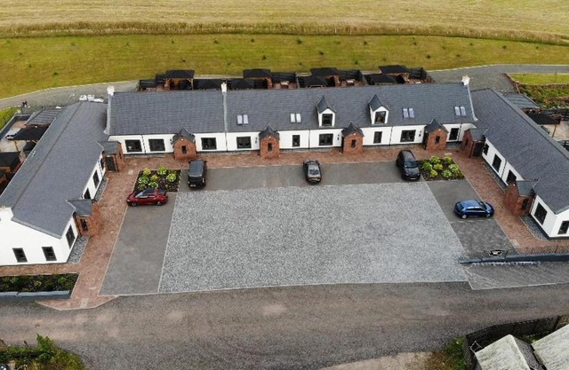 Westertonhill Lodge 3 Double Bedrooms Sleeps 8 With Private Hot Tub Hire Available