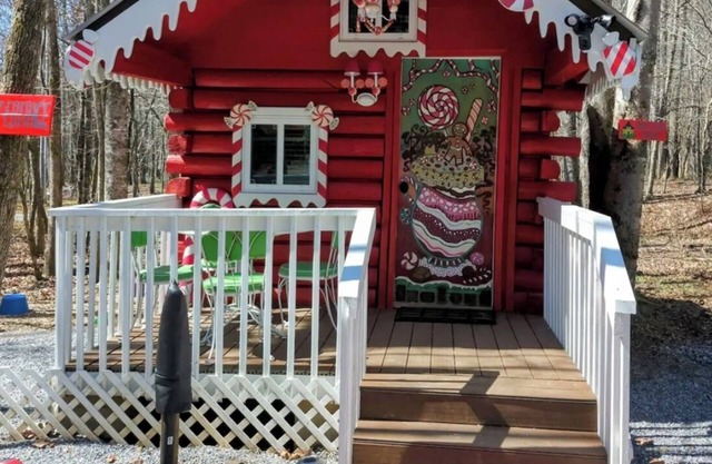 Whimsical Candy Cabin in Blue Ridge with Lollipop Garden, Firepit & Petting Zoo
