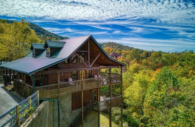 Whiskey's mountain lodge, Mtn Views, Hot Tub, 685 FREE tickets each paid day