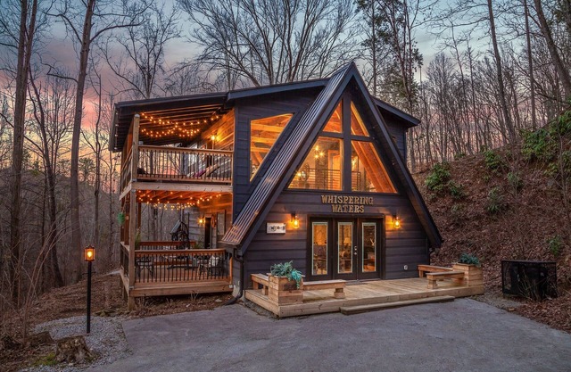 Whispering Waters 1 Bedroom Cabin by RedAwning