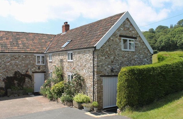 Whitcombe Cottage