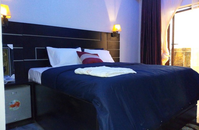 White Court View Hotel