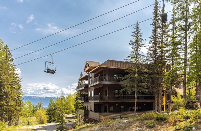 Whitefish Slopeside Condo Ski-in/Ski-out