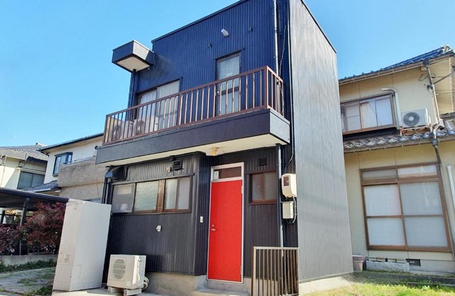 Whole house rental 一棟貸切宿 "Your Home Tottori" 市内中心地近くの素敵な一軒家